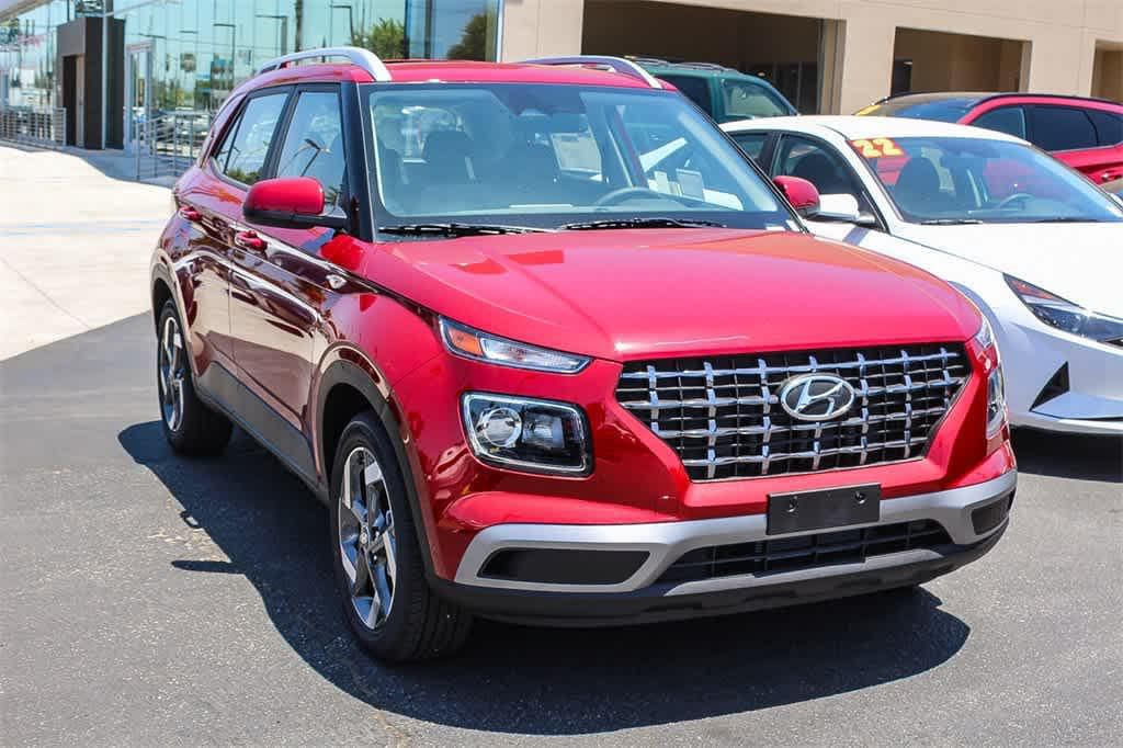 New 2025 Hyundai Venue SEL SUV