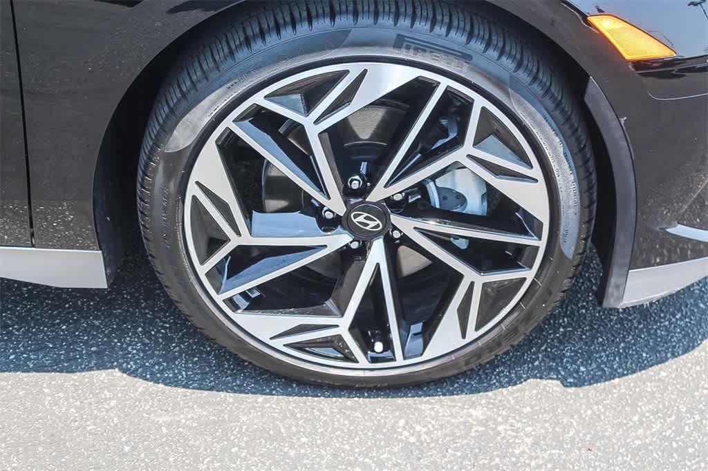 Thumbnail: 2023 Hyundai Ioniq 6 - 9