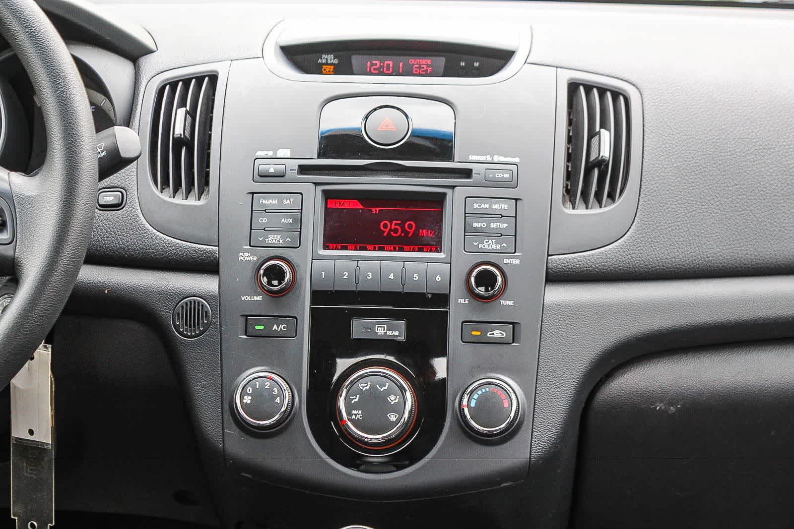 Thumbnail: 2012 Kia Forte - 19
