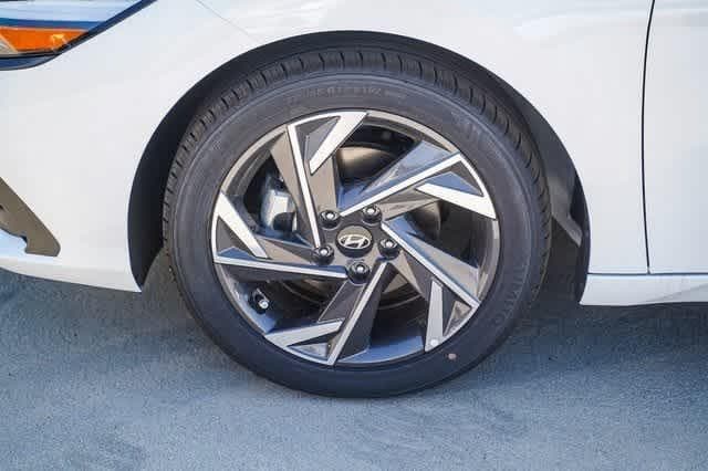 Thumbnail: 2024 Hyundai Elantra - 9