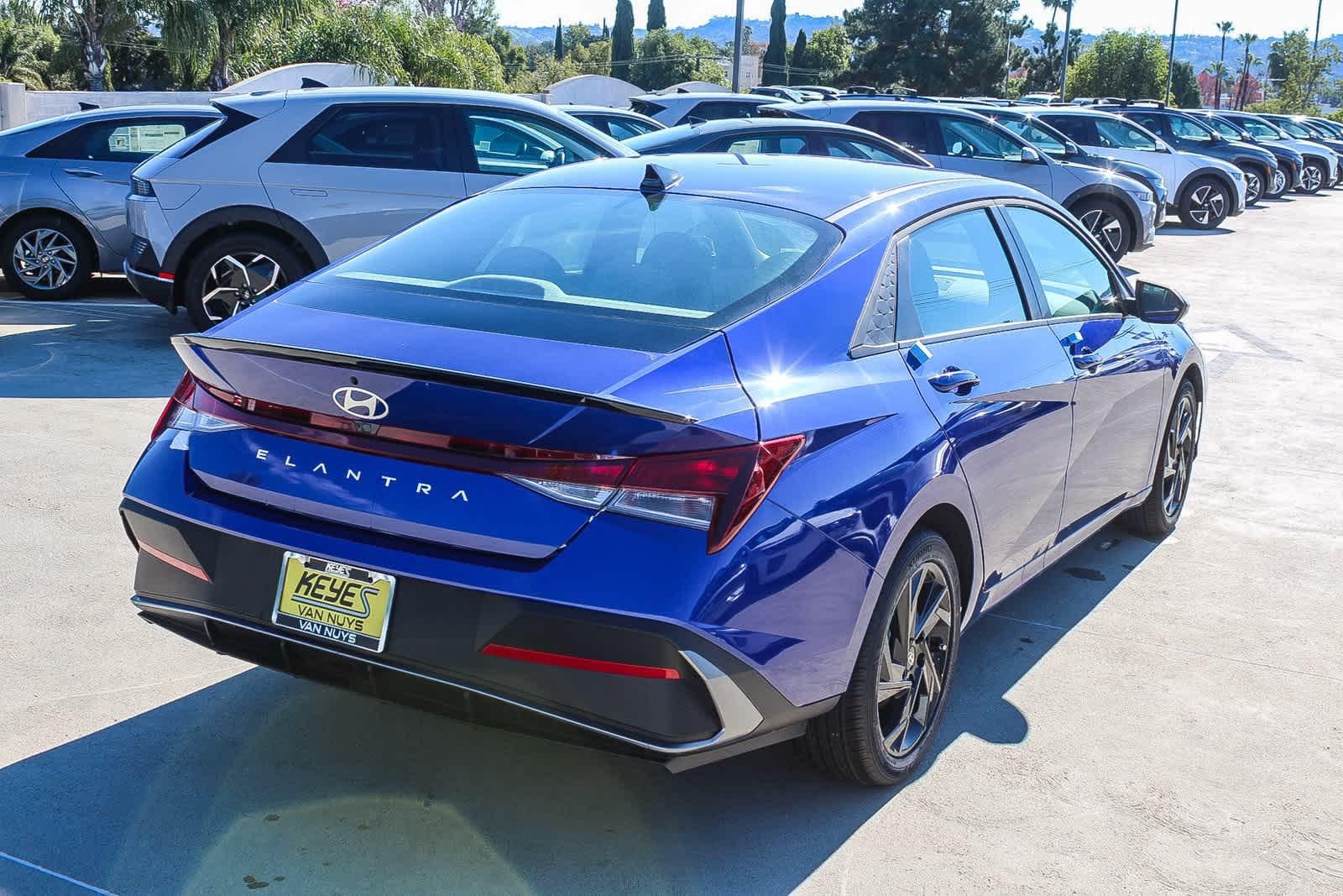 Thumbnail: 2026 Hyundai Elantra - 4