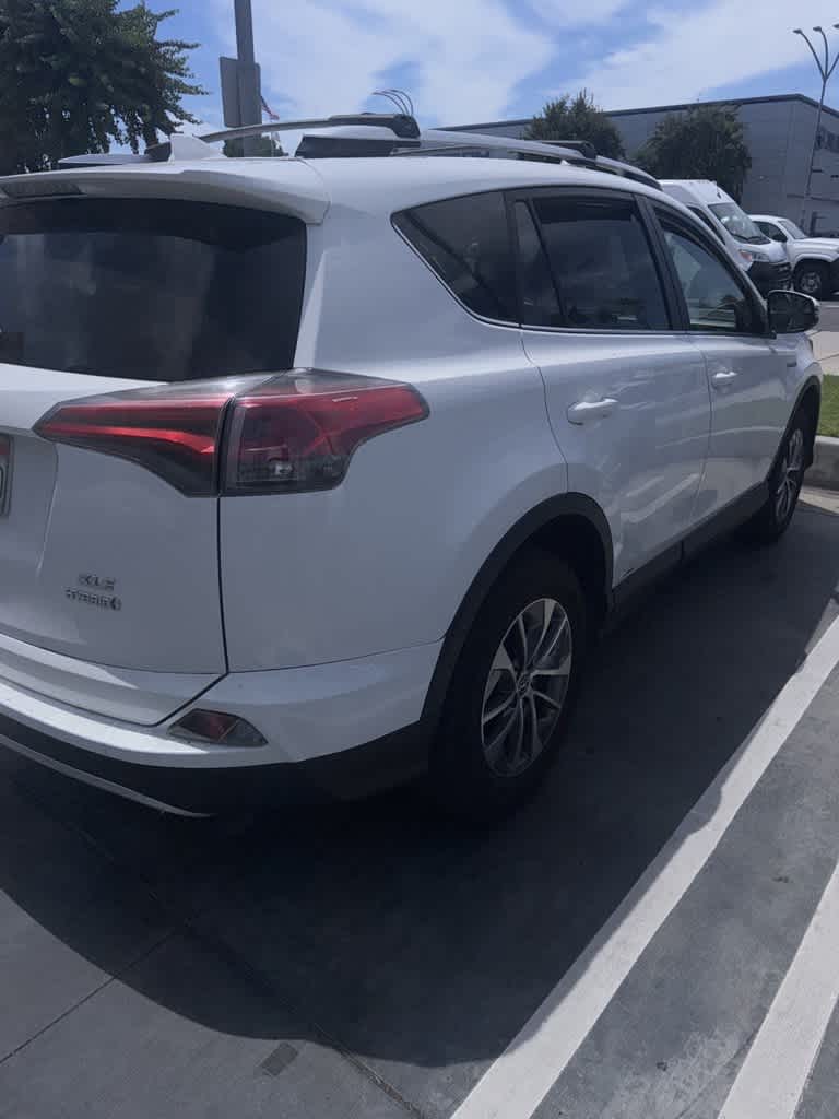 Thumbnail: 2016 Toyota RAV4 - 12