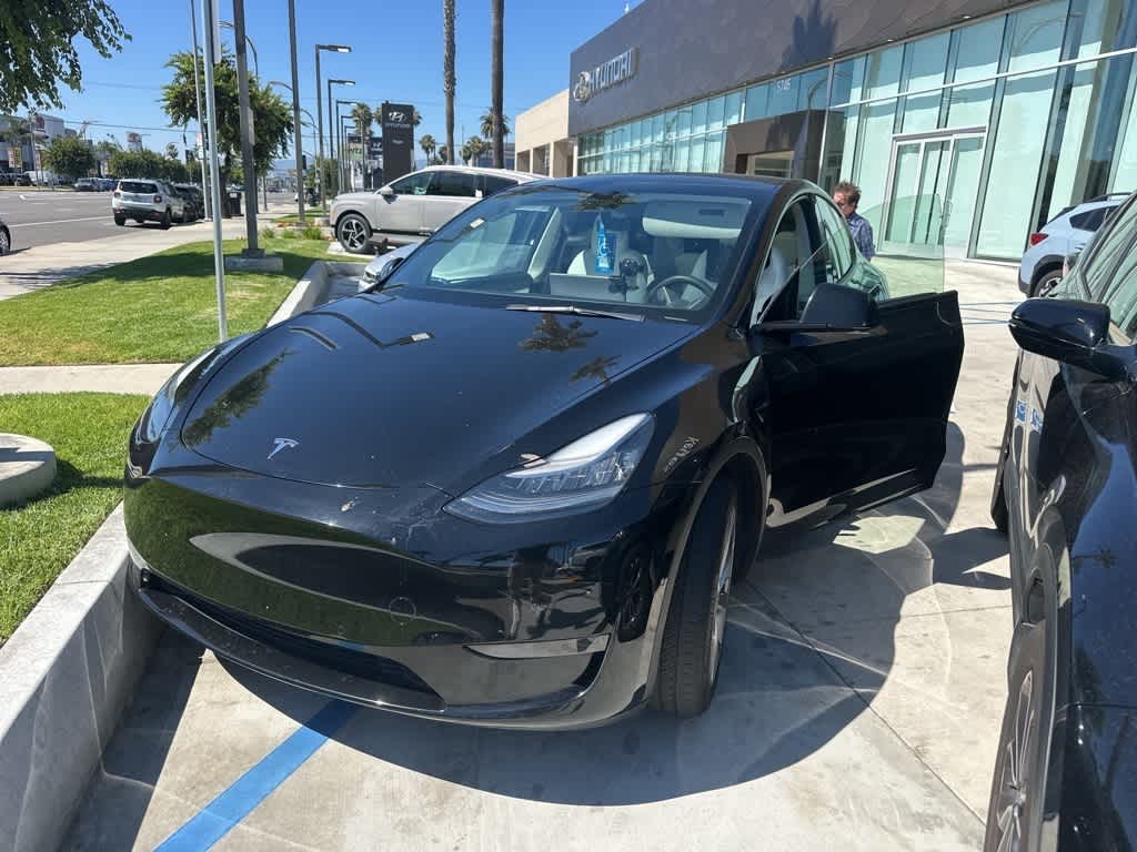 2021 Tesla Model Y Standard Range -
                  Van Nuys, CA