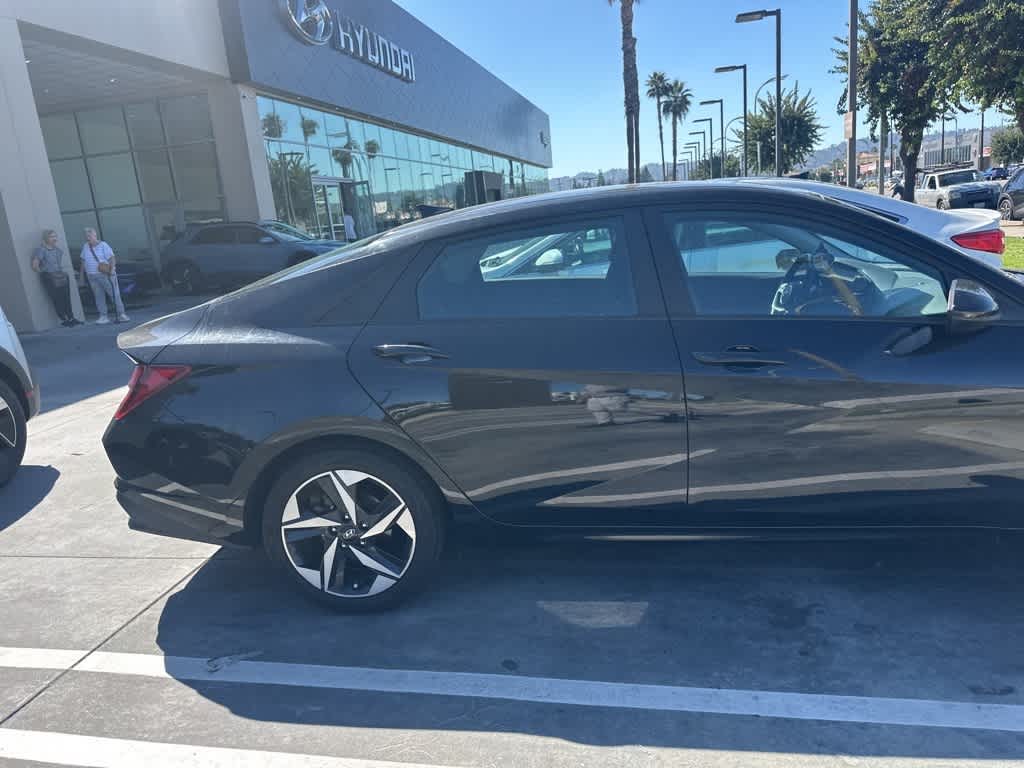 Thumbnail: 2023 Hyundai Elantra - 5