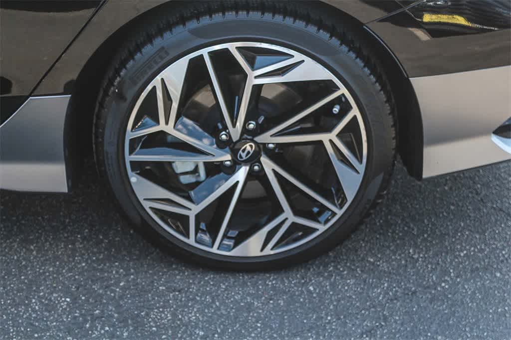 Thumbnail: 2023 Hyundai Ioniq 6 - 8