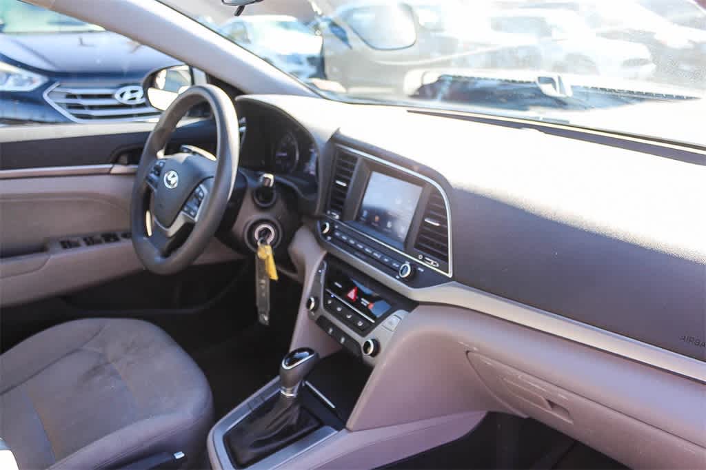 Thumbnail: 2017 Hyundai Elantra - 22