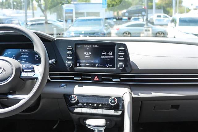 2025 Hyundai Elantra Blue 15