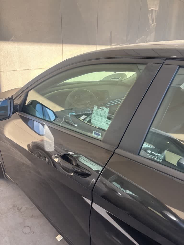Thumbnail: 2022 Hyundai Elantra - 29
