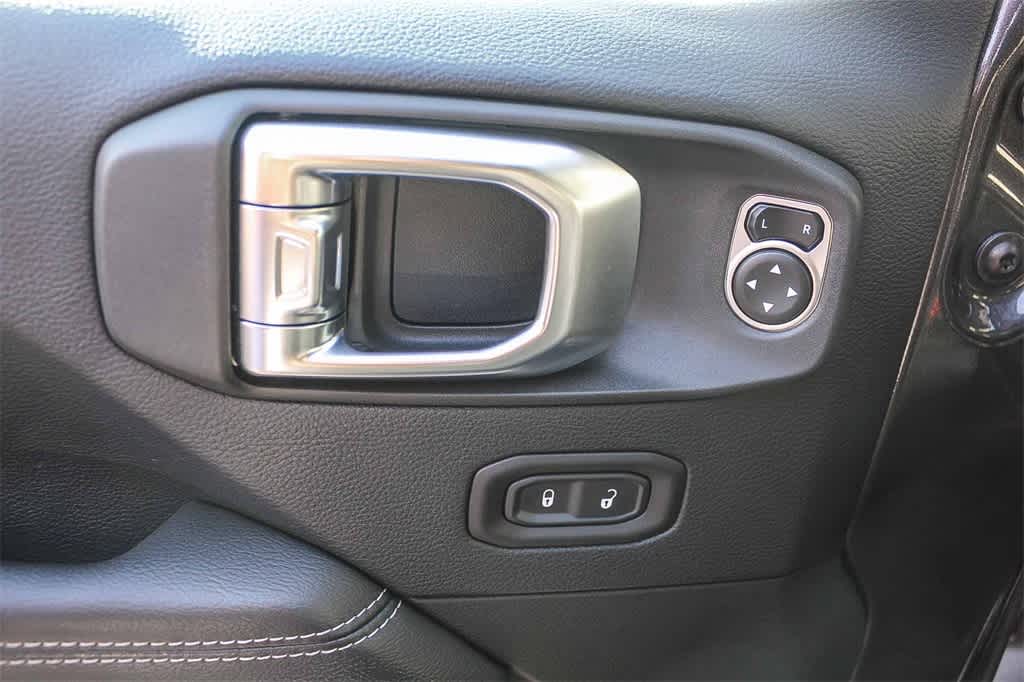 Thumbnail: 2018 Jeep Wrangler - 27