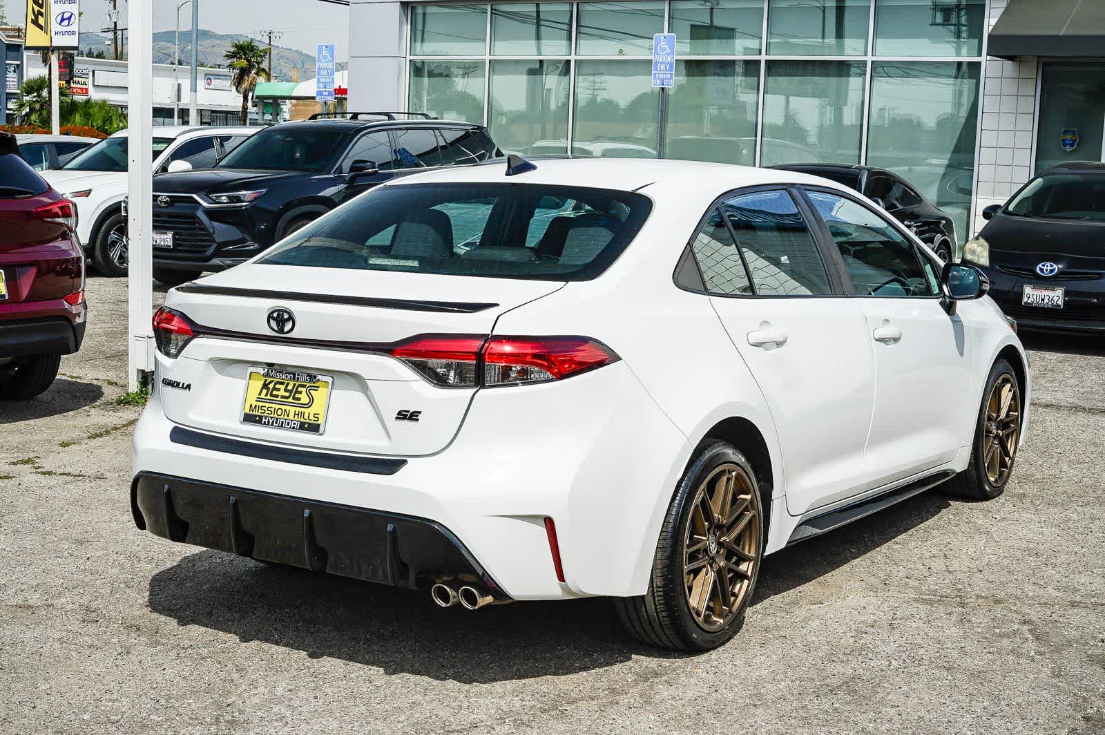 Thumbnail: 2024 Toyota Corolla - 3