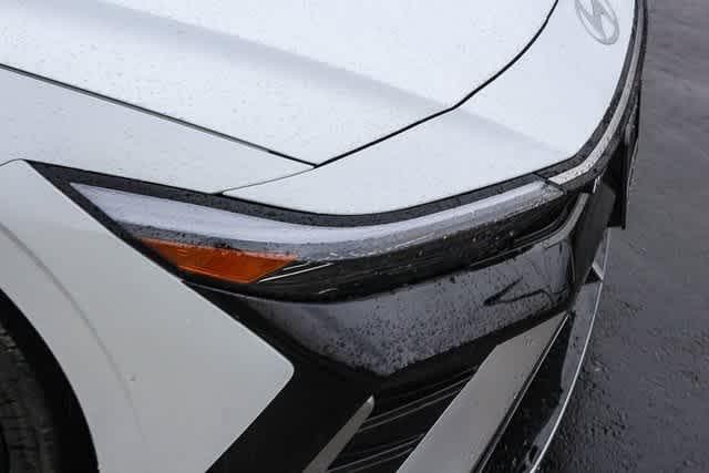 Thumbnail: 2025 Hyundai Elantra - 10