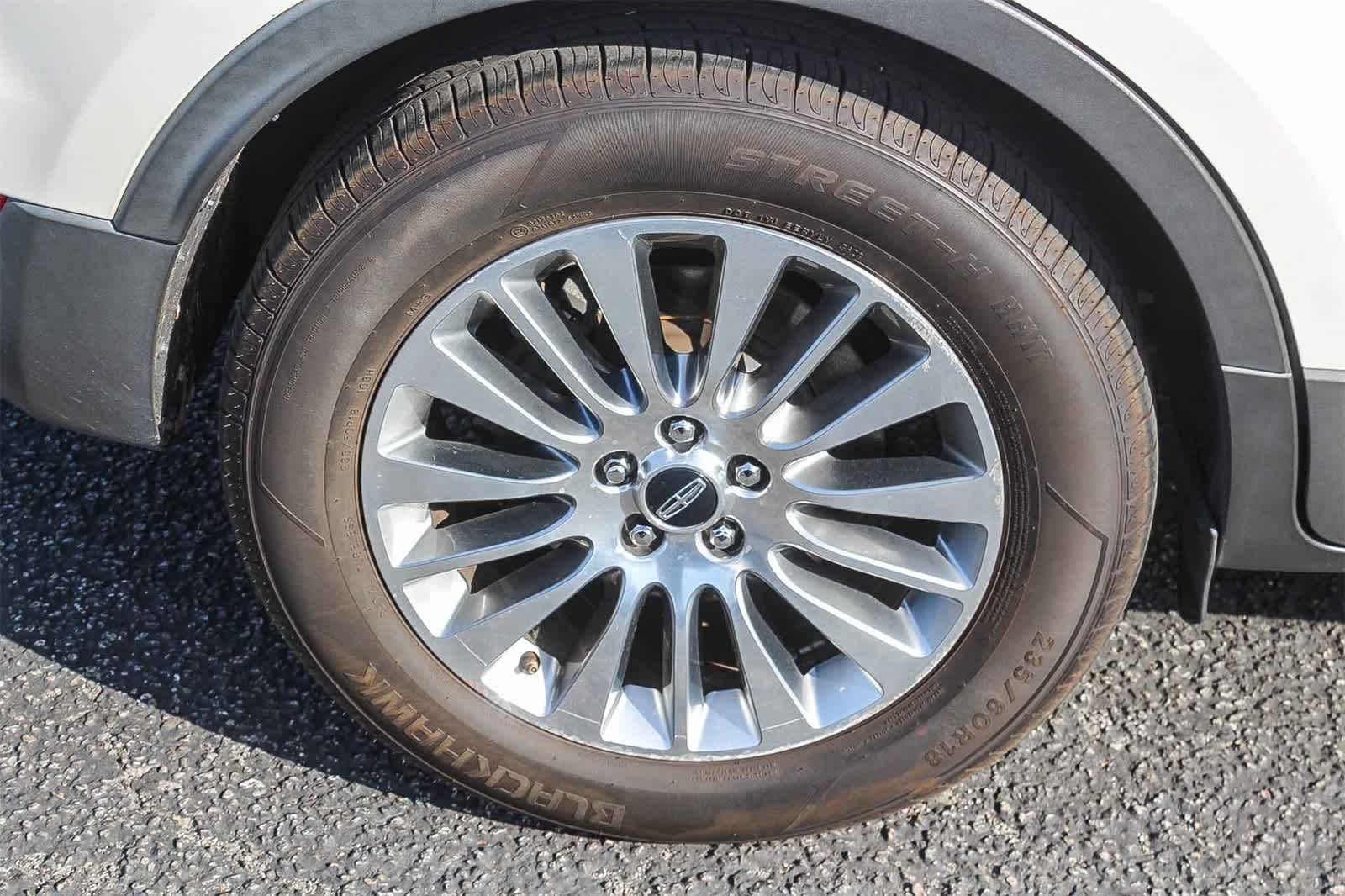 Thumbnail: 2015 Lincoln MKC - 12