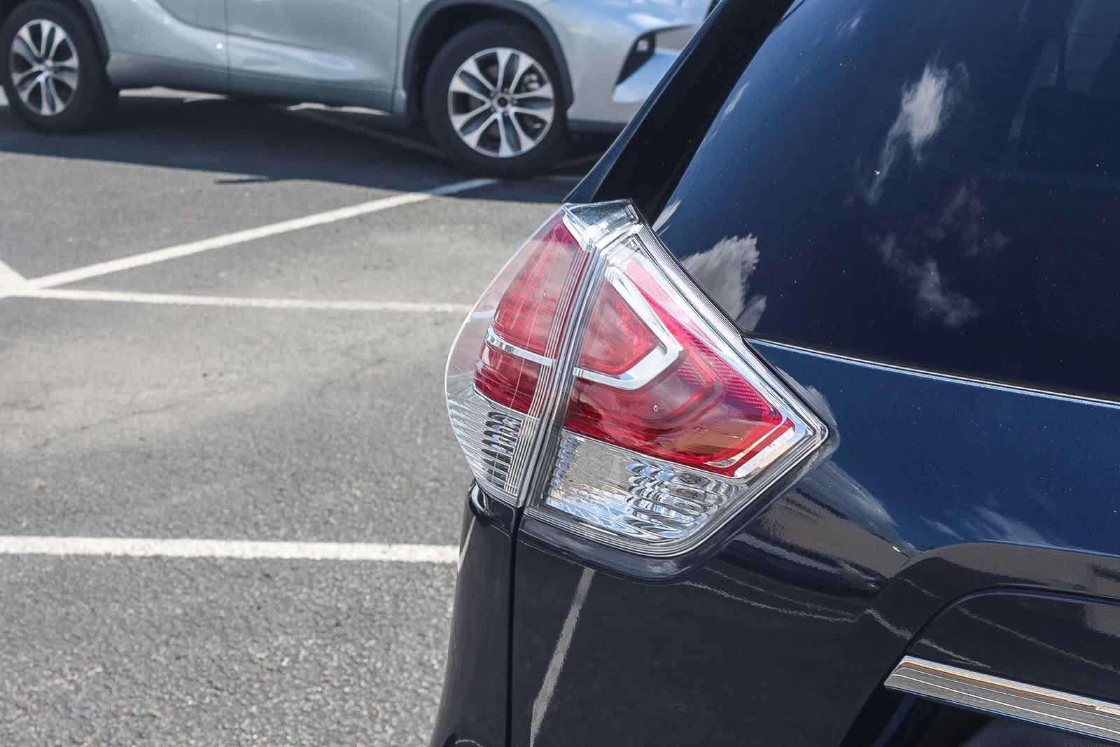 Thumbnail: 2016 Nissan Rogue - 8