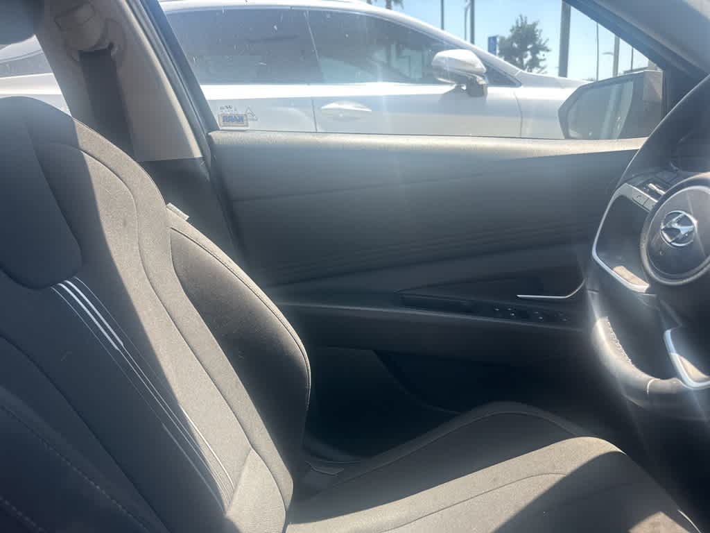 Thumbnail: 2023 Hyundai Elantra - 14