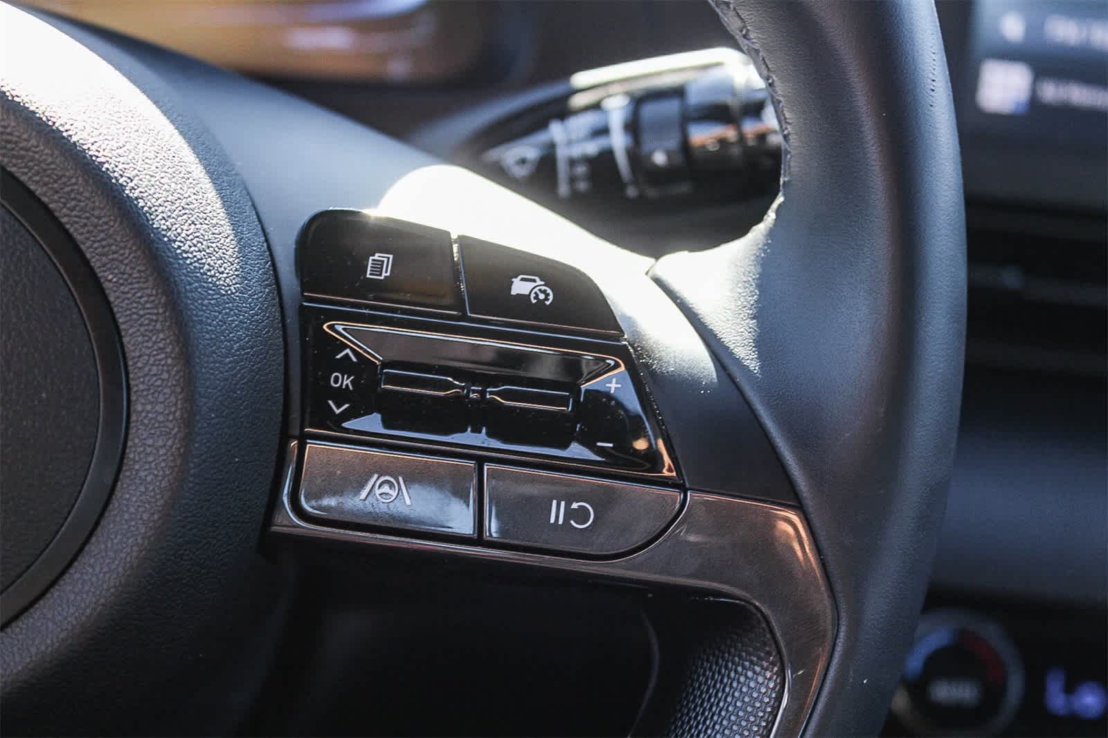 Thumbnail: 2025 Hyundai Elantra - 32