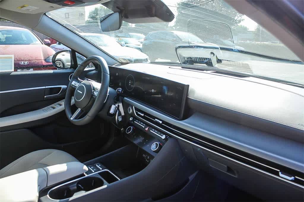 Thumbnail: 2024 Hyundai Sonata - 16