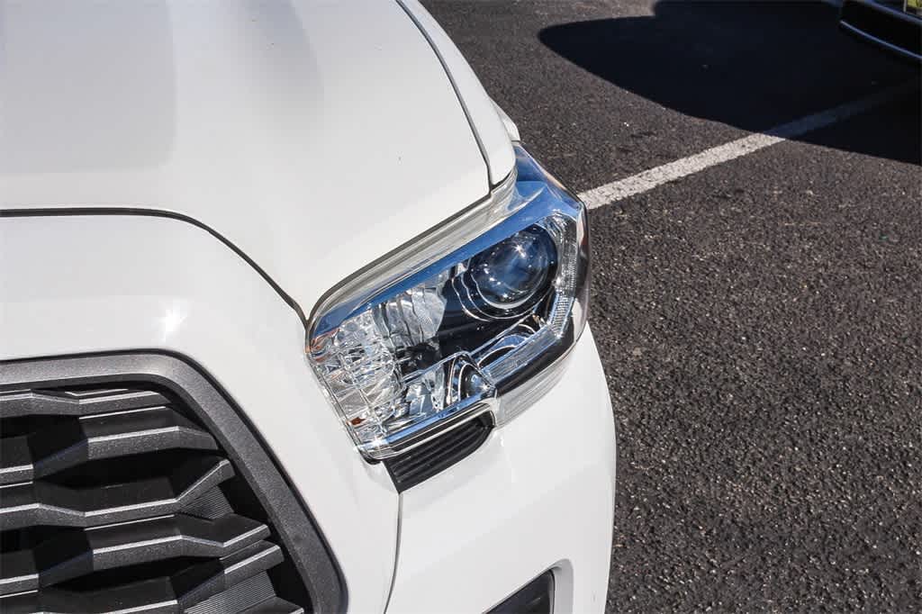 Thumbnail: 2021 Toyota Tacoma - 10