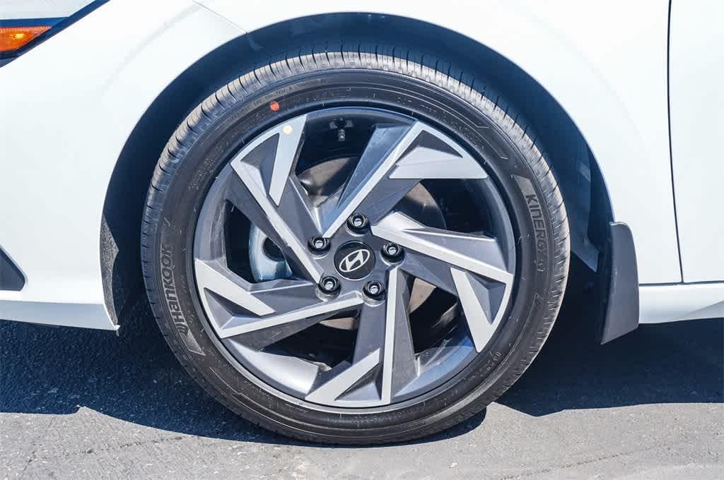 Thumbnail: 2025 Hyundai Elantra - 9
