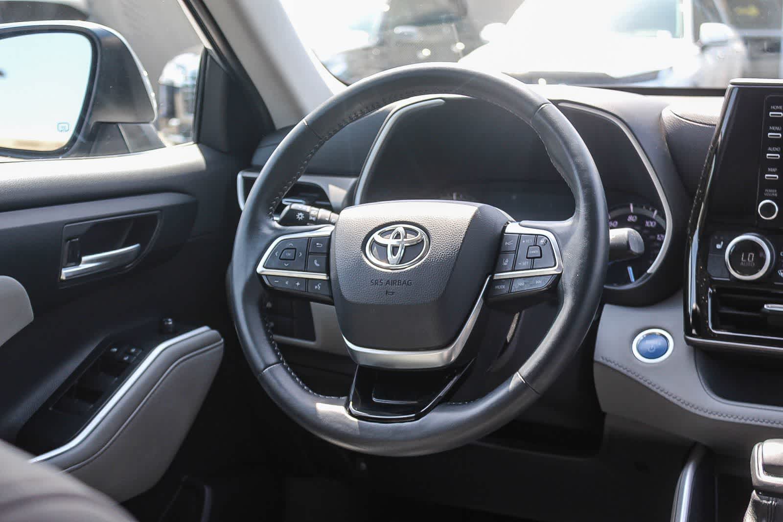 Thumbnail: 2021 Toyota Highlander - 22