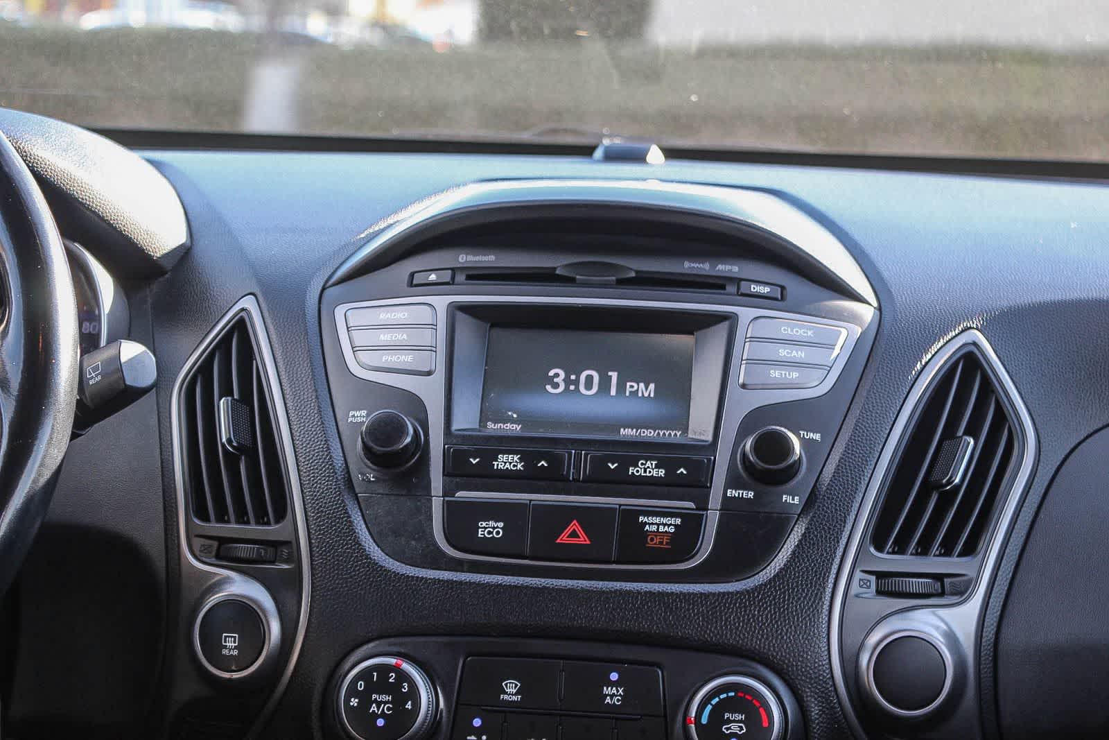 Thumbnail: 2014 Hyundai Tucson - 19