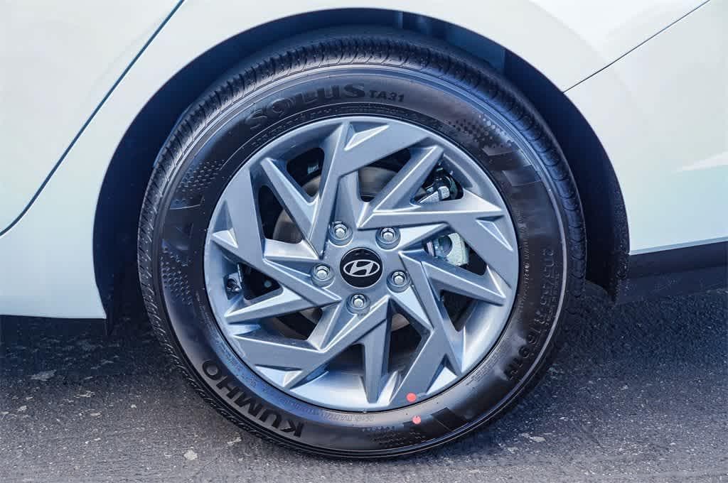 Thumbnail: 2025 Hyundai Elantra - 10