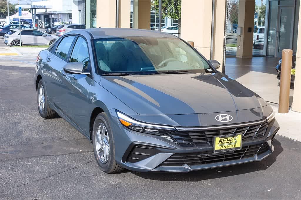 Thumbnail: 2026 Hyundai Elantra - 3