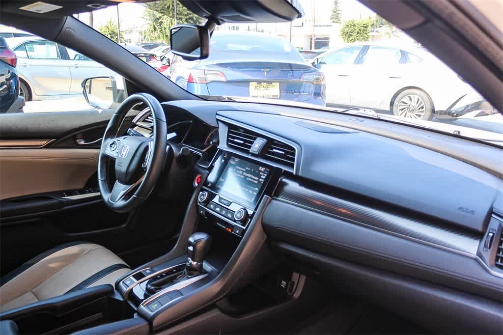 Thumbnail: 2018 Honda Civic - 16