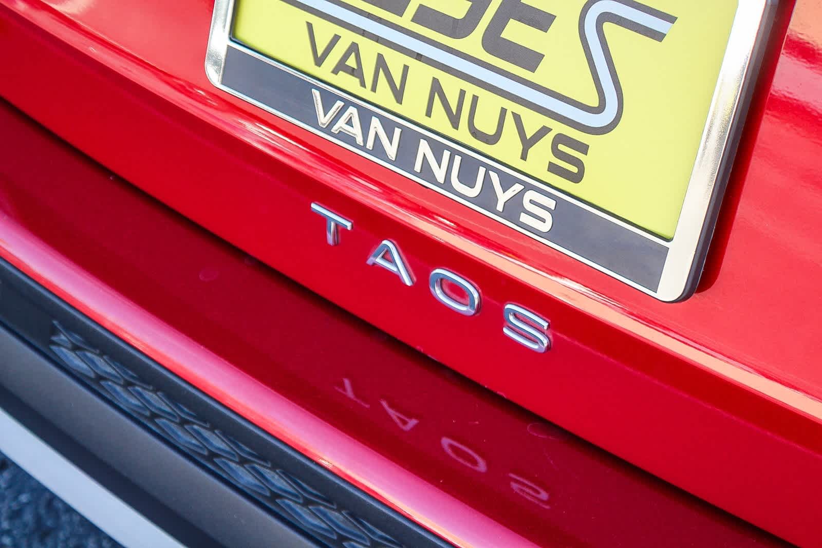 Thumbnail: 2023 Volkswagen Taos - 12