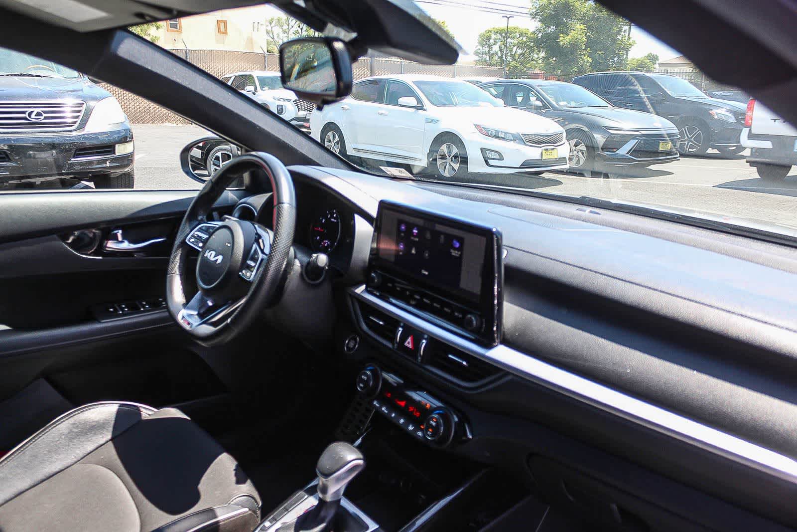 Thumbnail: 2022 Kia Forte - 22