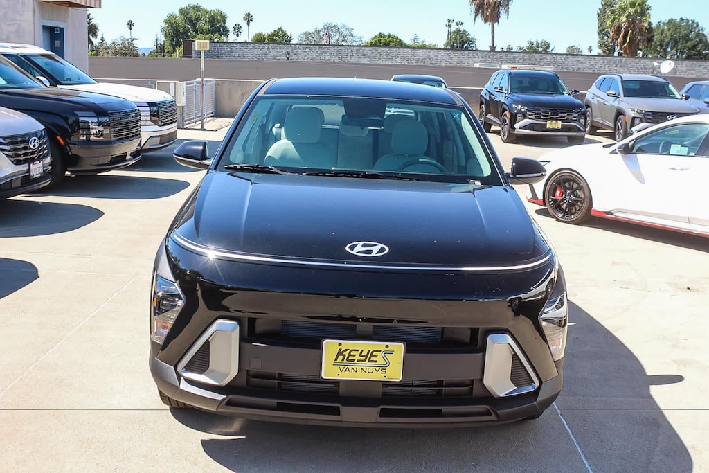 New 2027 Hyundai Kona SE FWD SUV