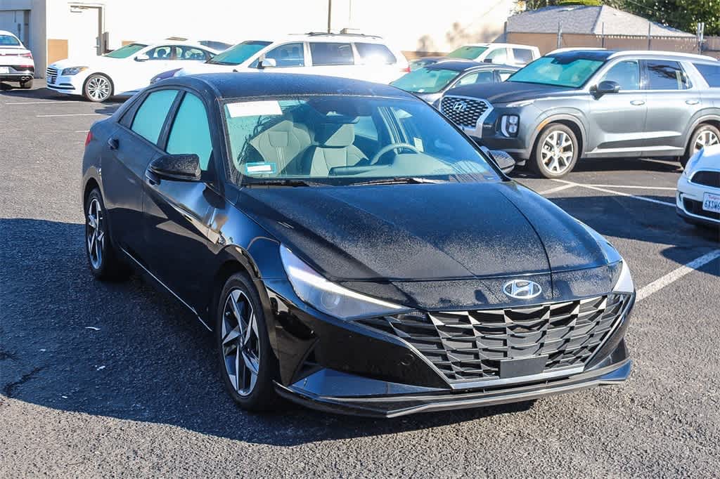 Thumbnail: 2023 Hyundai Elantra - 3