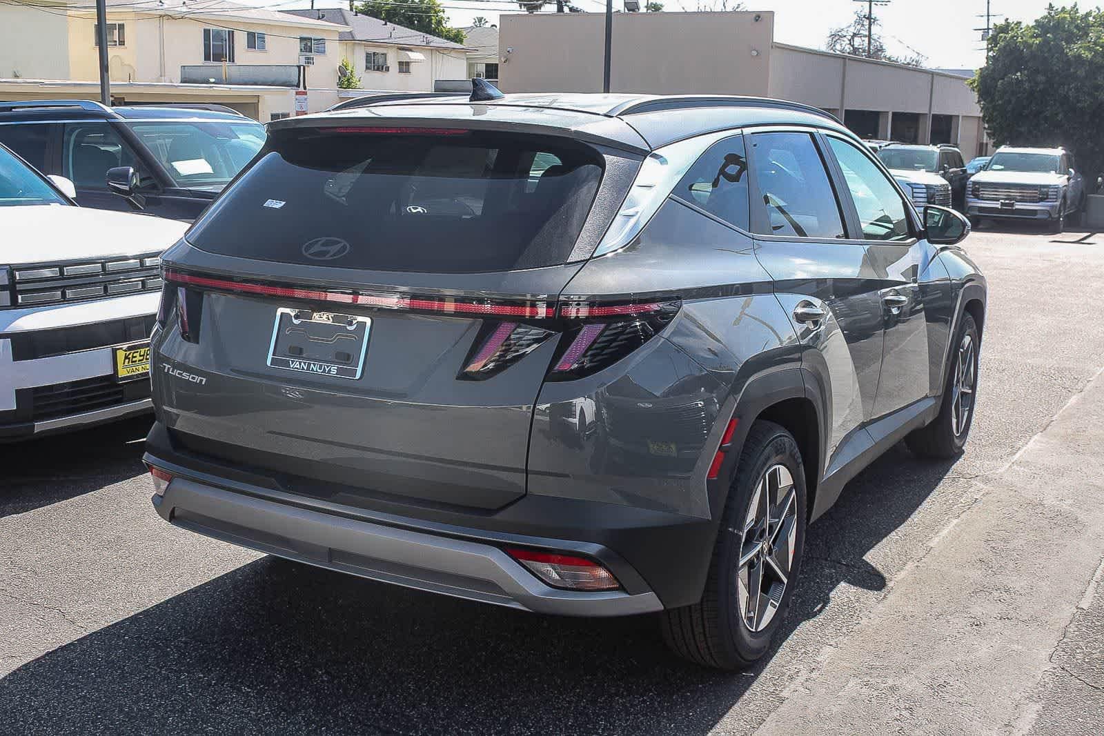 Thumbnail: 2026 Hyundai Tucson - 4