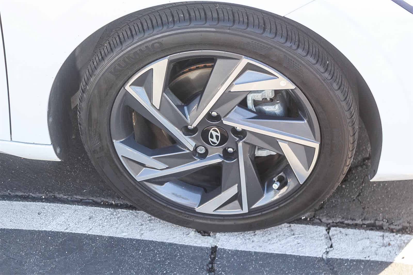 Thumbnail: 2025 Hyundai Elantra - 13