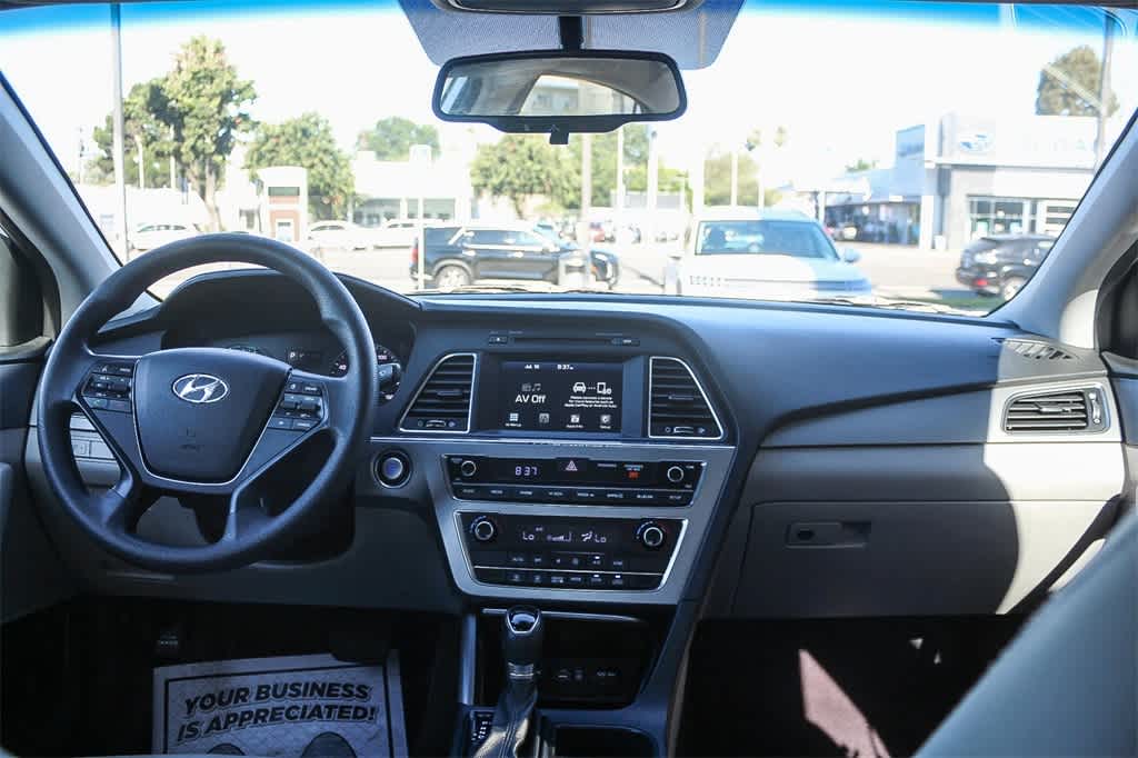 Thumbnail: 2017 Hyundai Sonata - 12