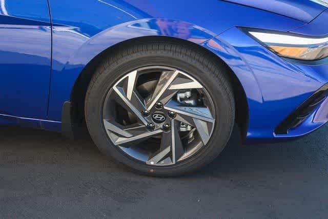 Thumbnail: 2025 Hyundai Elantra - 9