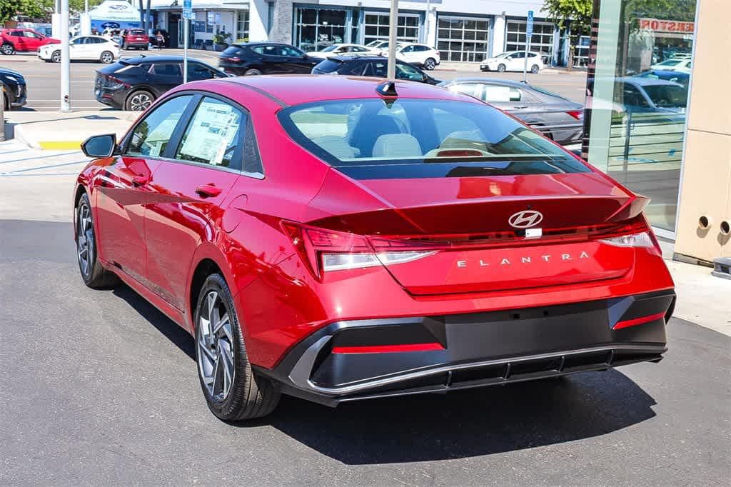 Thumbnail: 2025 Hyundai Elantra - 6
