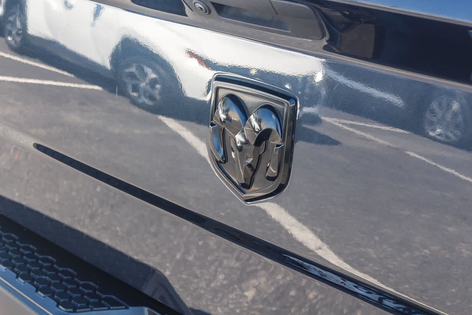 Thumbnail: 2020 RAM 1500 Classic - 9