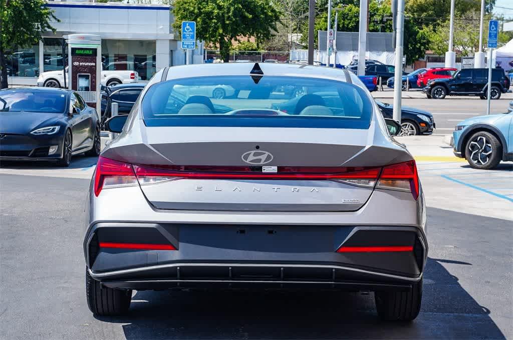 Thumbnail: 2025 Hyundai Elantra - 3