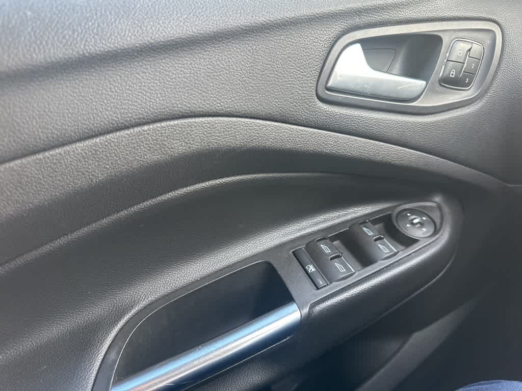 Thumbnail: 2013 Ford Escape - 12