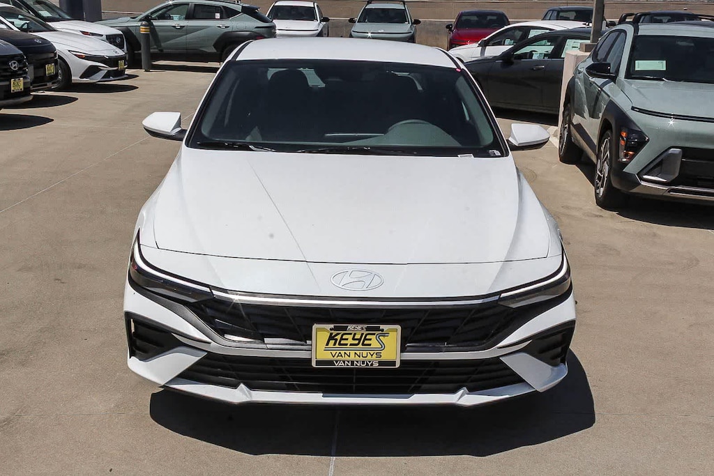 New 2026 Hyundai Elantra SE Sedan