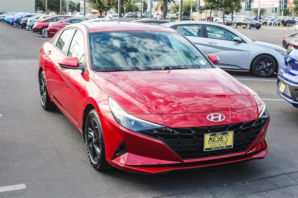 Thumbnail: 2023 Hyundai Elantra - 3