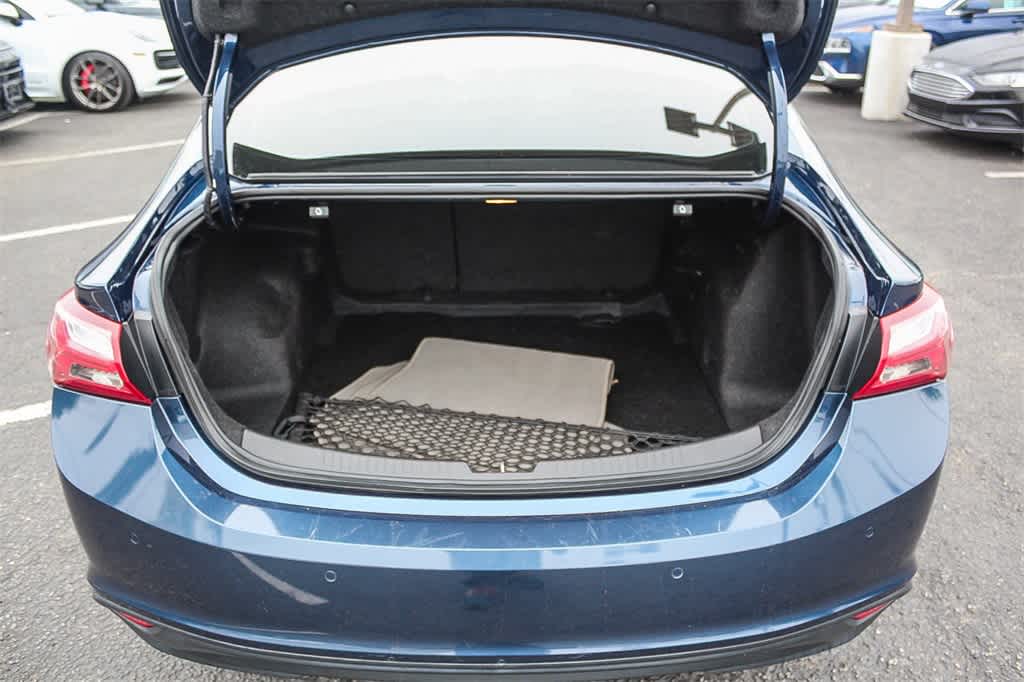 Thumbnail: 2019 Chevrolet Malibu - 25