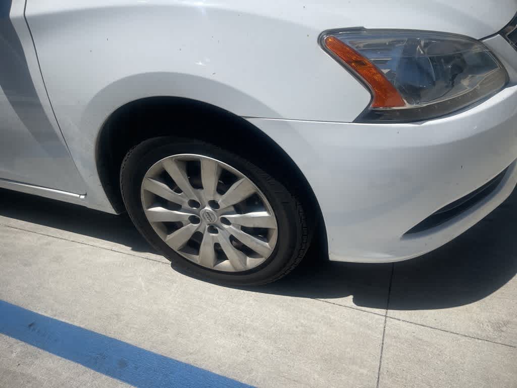 Thumbnail: 2015 Nissan Sentra - 16
