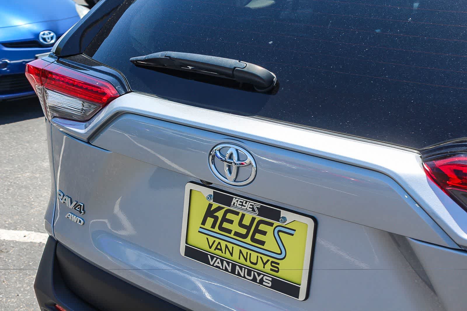 Thumbnail: 2025 Toyota RAV4 - 10