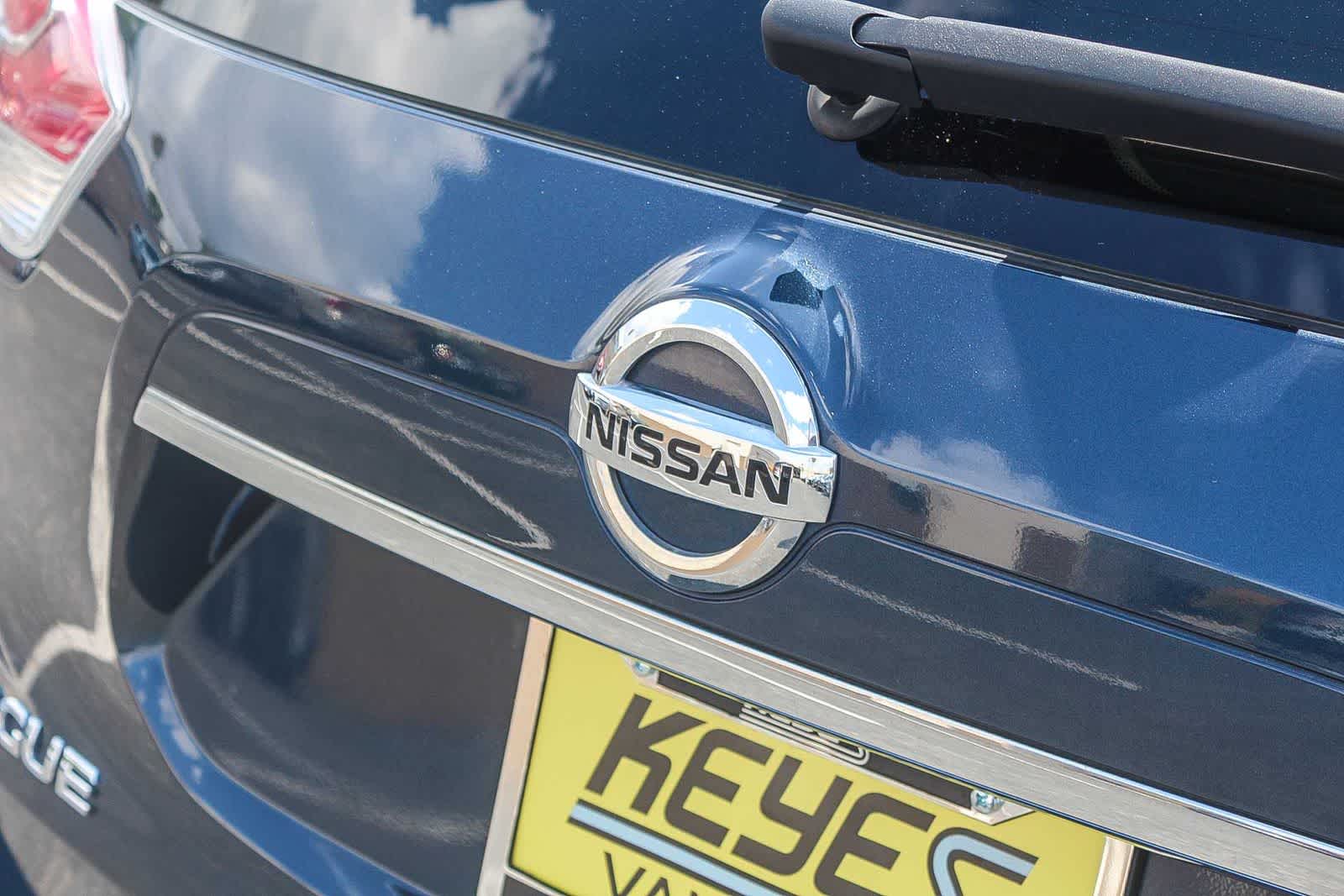 Thumbnail: 2016 Nissan Rogue - 11