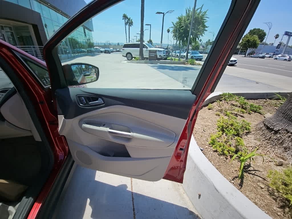 Thumbnail: 2016 Ford C-Max - 16