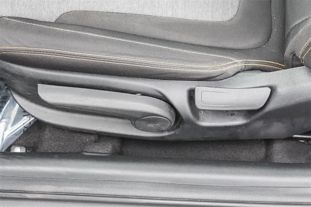 Thumbnail: 2020 Hyundai Veloster - 28