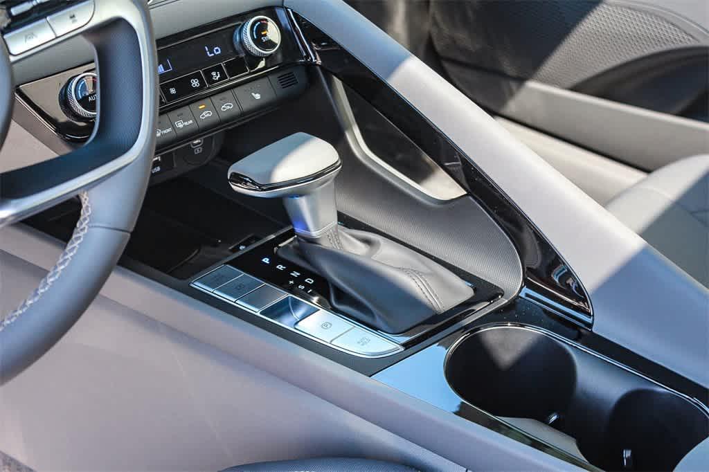 Thumbnail: 2025 Hyundai Elantra - 21