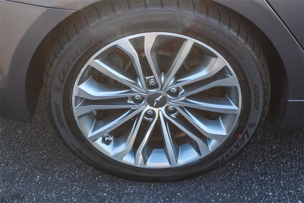 Thumbnail: 2017 Genesis G80 - 8