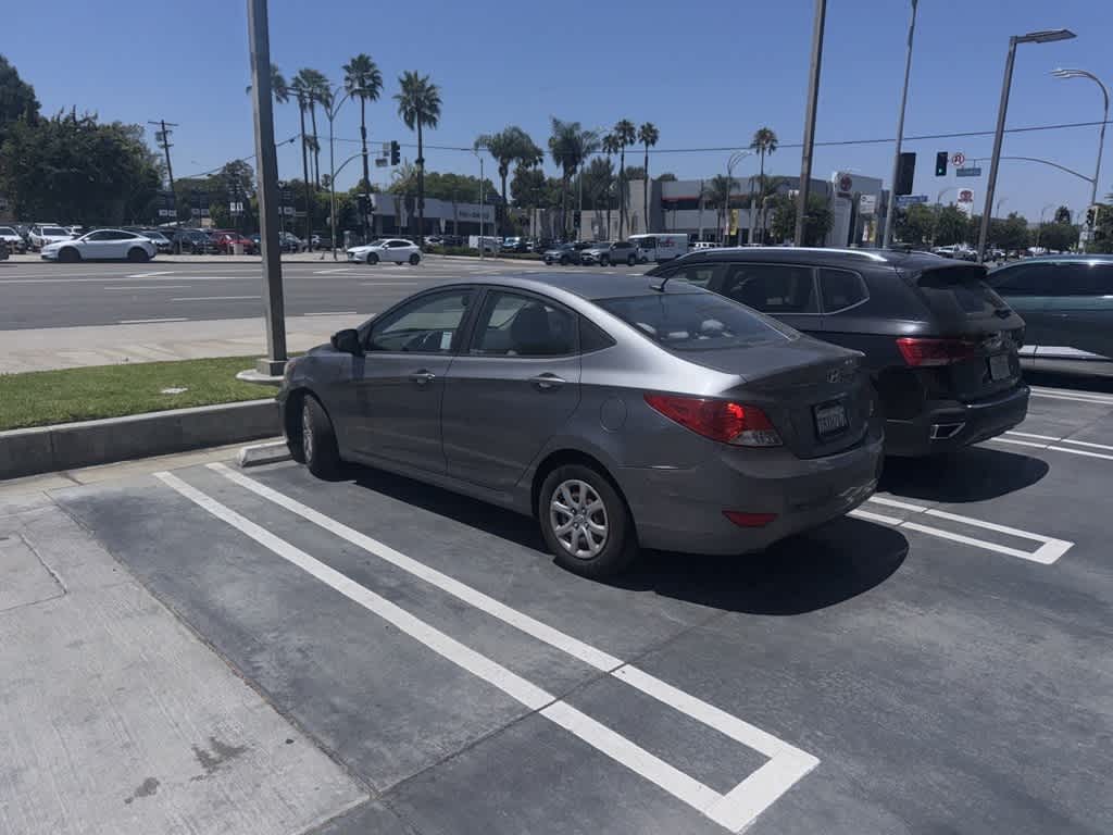 Thumbnail: 2013 Hyundai Accent - 23
